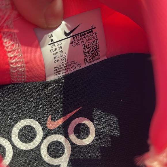 NIKE 2020 Wmns Air Max 2090 'Bleached Coral' 8 - Picture 5 of 8